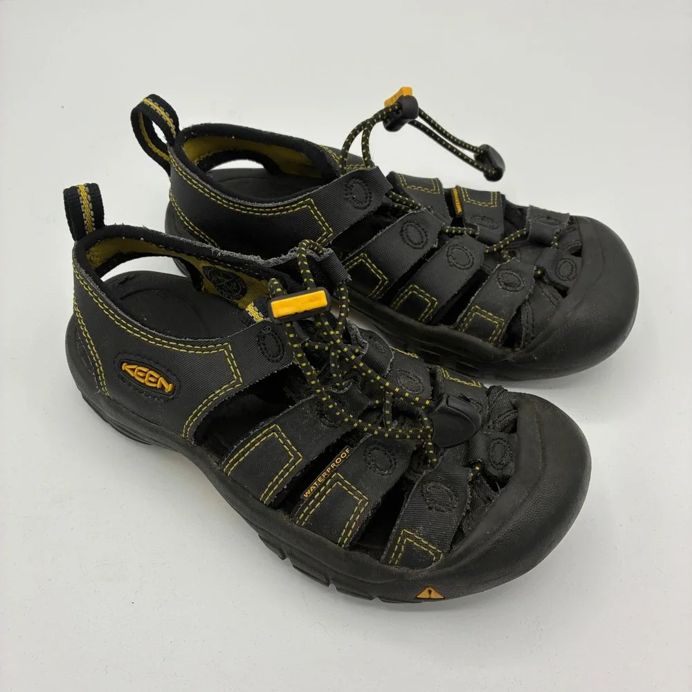 Keen Newport H2 Kids Sandals Size 1 Black Yellow Waterproof Sport